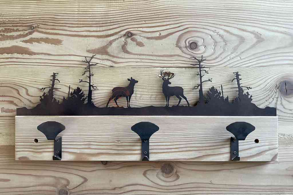 Attacappni artigianalae in legno made in italy designed by La Camola lamp